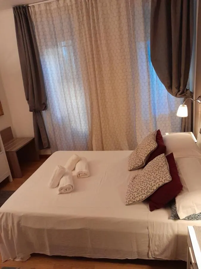 아파트 Lilium House Apts 로마 이탈리아